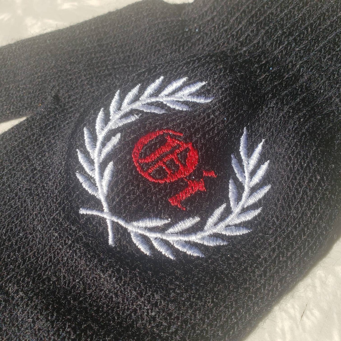 Oi Laurel Wreath Knit Magic Gloves