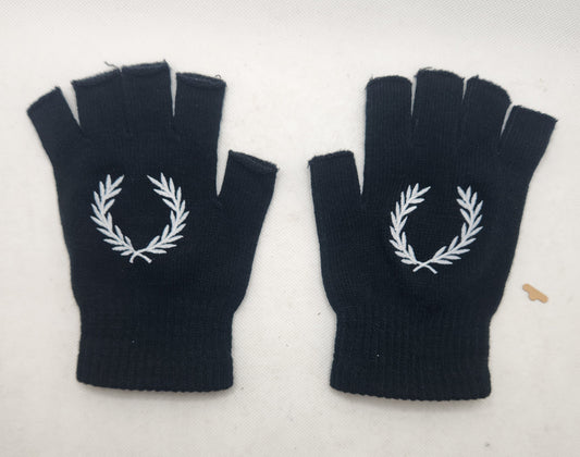 Laurel Wreath Knit Fingerless Gloves
