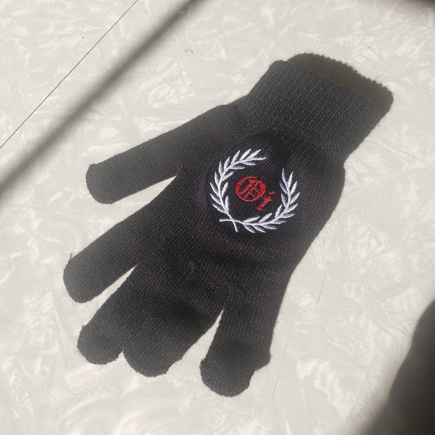 Oi Laurel Wreath Knit Magic Gloves