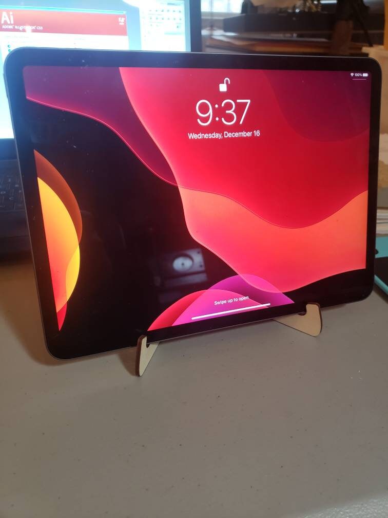 Bendable 1/8th inch birch wooden tablet stand
